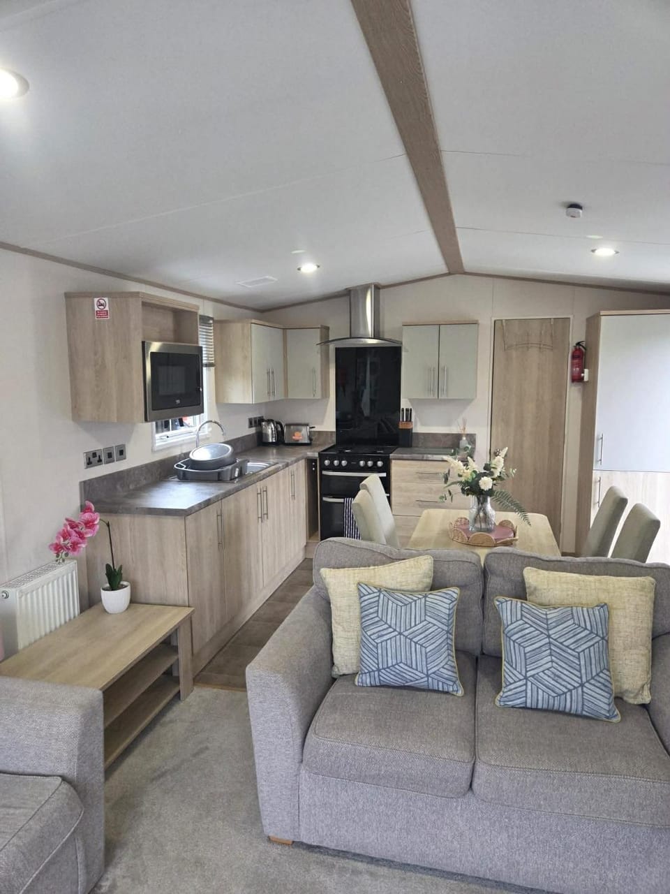 Off The Hook - 13 Cedar Way House in Tattershall