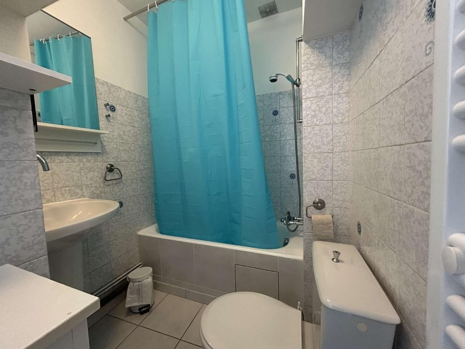Toilet, Bath