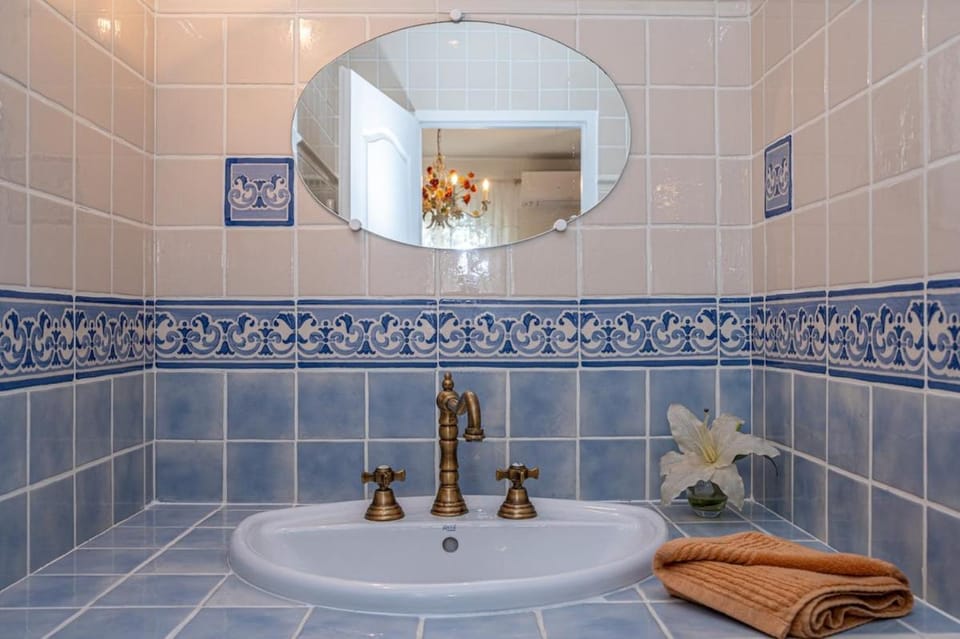 Villa avec vues sur les Alpilles et le Lubéron Villa in Mallemort