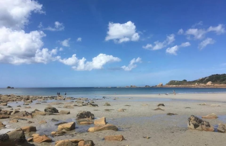 Ar Vag Gwenn pour 6 personnes proche des plages House in Locquirec