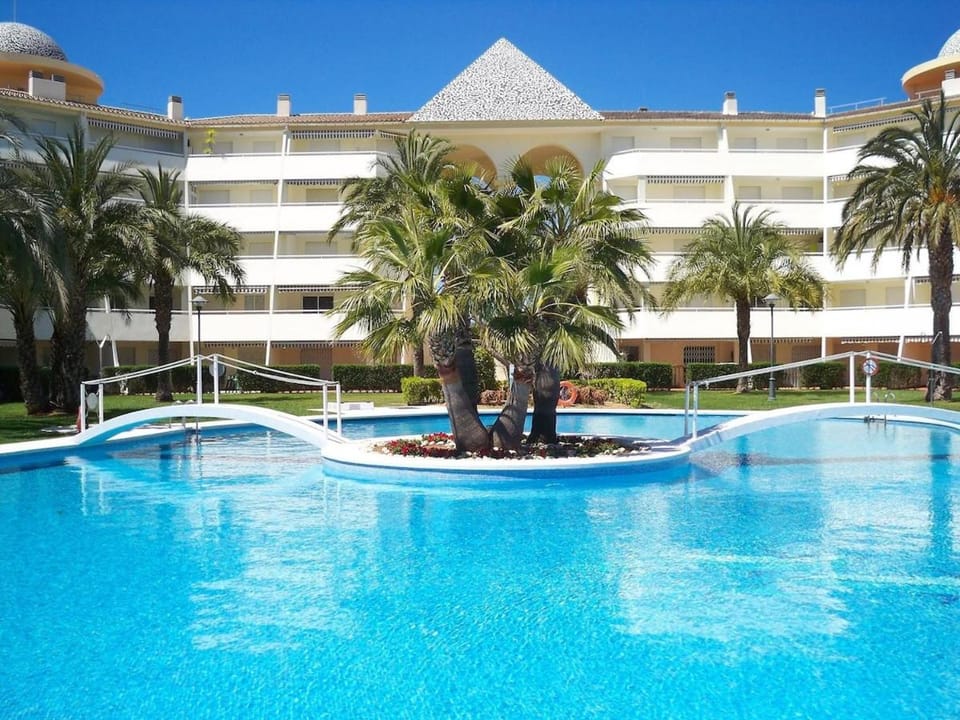 Garden, Swimming pool