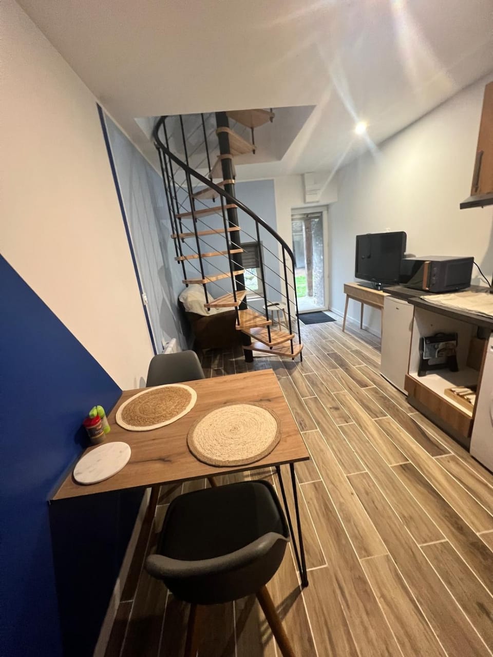 Appartement, petite terrasse proche CNPE Chinon Apartment in Centre-Val de Loire