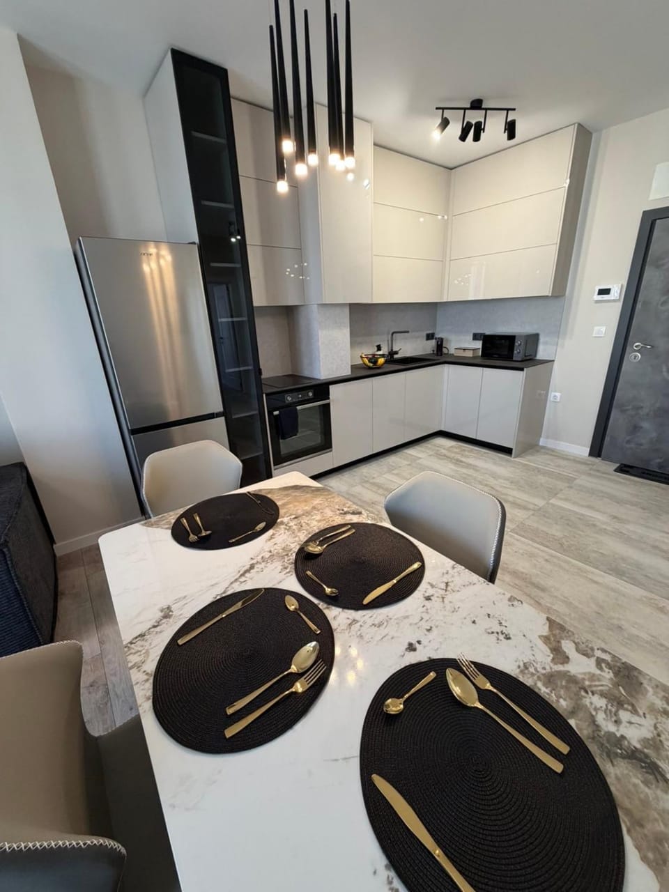 Kitchen or kitchenette, Dining area, stove