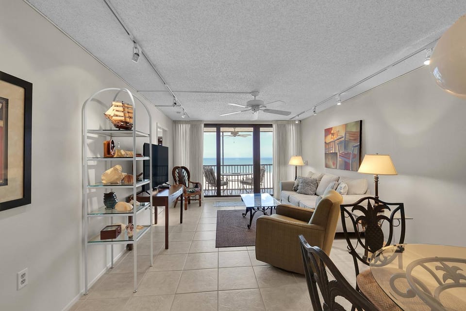 Shamron Beach Condo 507 House in Estero Island