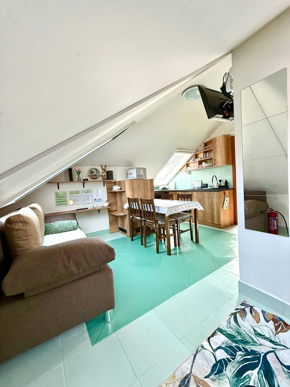 TV and multimedia, Kitchen or kitchenette, Living room, Dining area