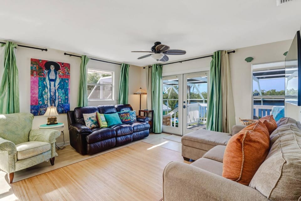 250 1st St-A (28911) House in Bonita Springs