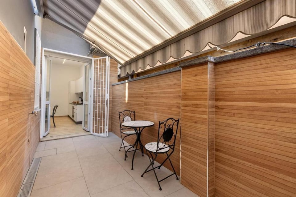Residenza il Bruco 1 Wing Apartment - Fast Metro to Milan & San Raffaele Apartment in Lombardy