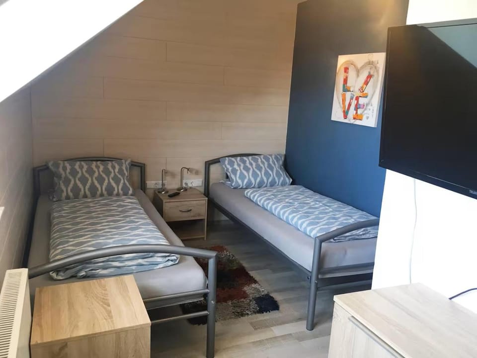 TV and multimedia, Bedroom, wardrobe