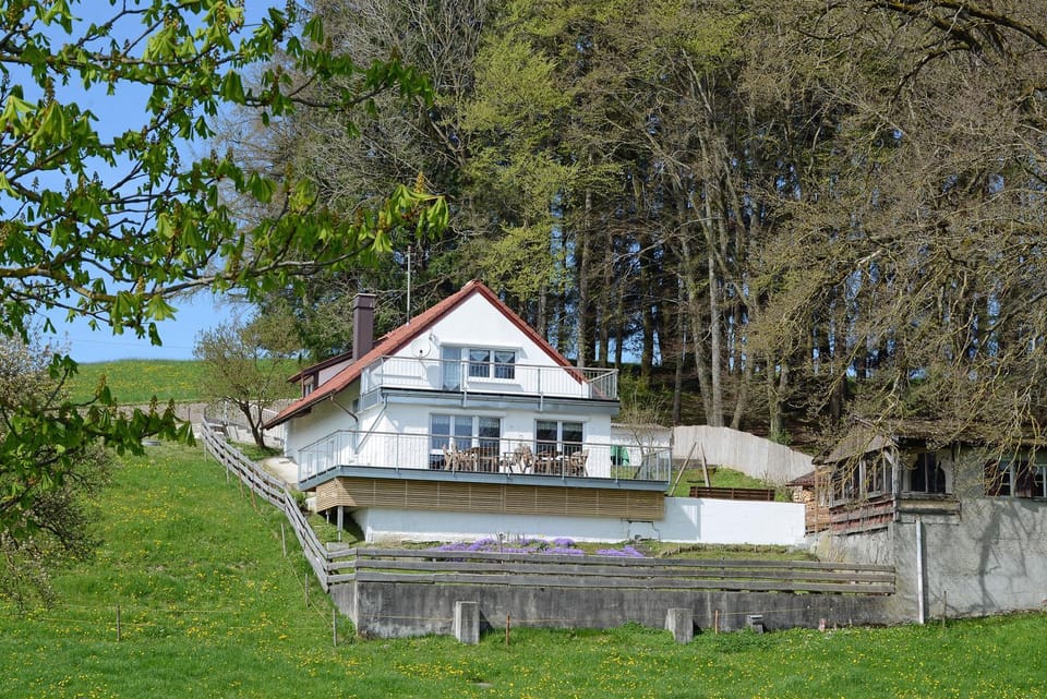 Property building, Nearby landmark, BBQ facilities, Garden, Sauna, Table tennis, Balcony/Terrace, Hiking, Cycling, Pets, children, Family, fireplace, pet friendly, sunbed