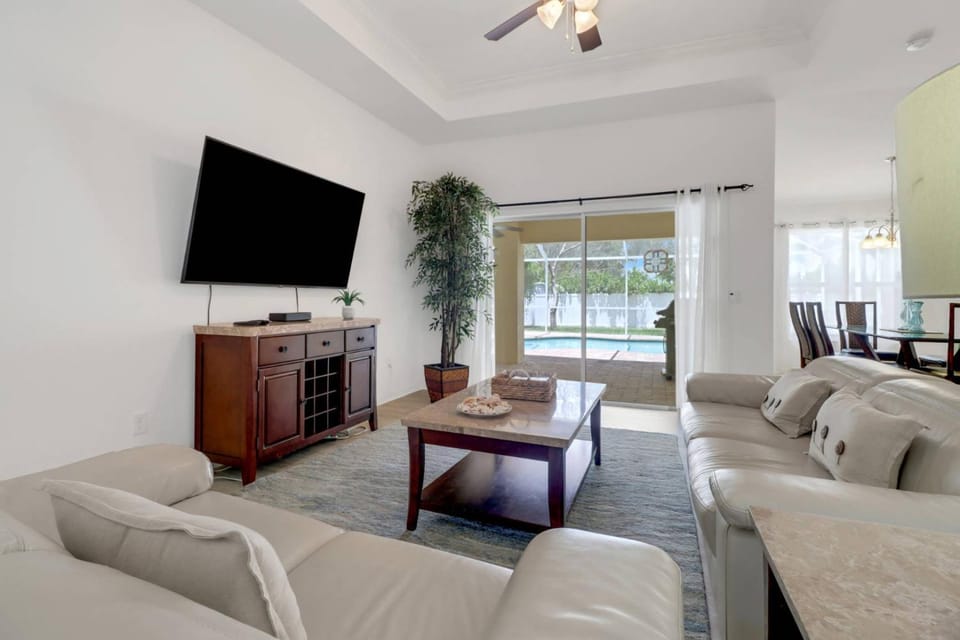 4222 Springs Ln House in Bonita Springs