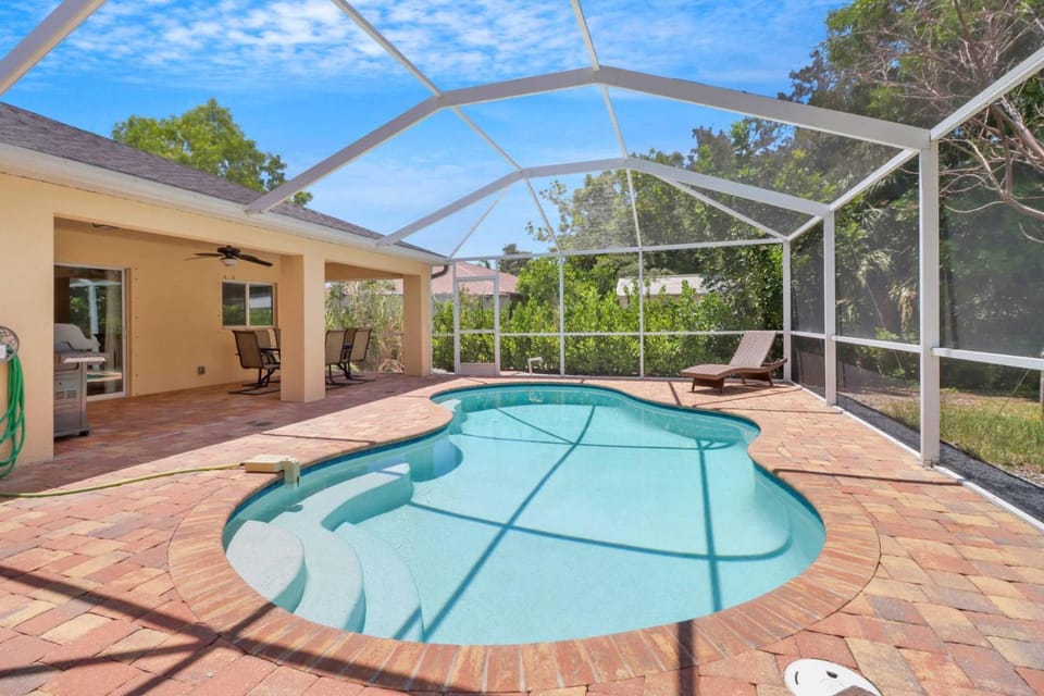 4222 Springs Ln House in Bonita Springs