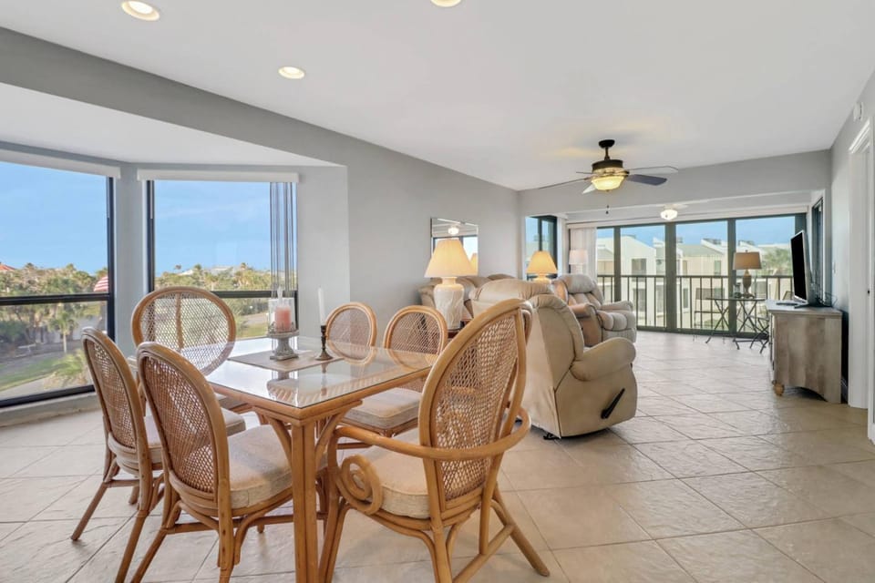 21420 Bay Village Dr 218 House in Estero Island
