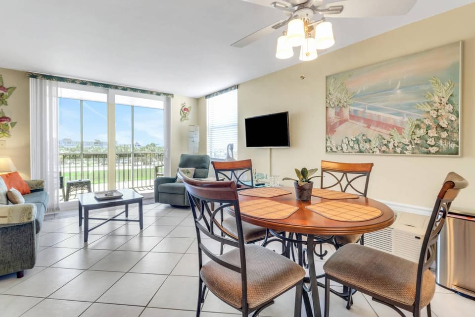 Beach & Tennis 3307 House in Bonita Springs