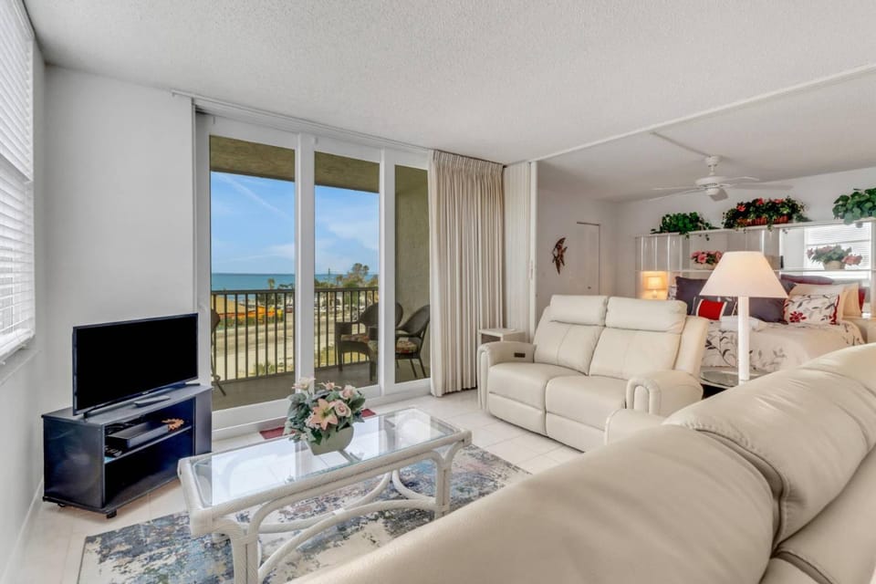 Beach & Tennis 1406 House in Bonita Springs