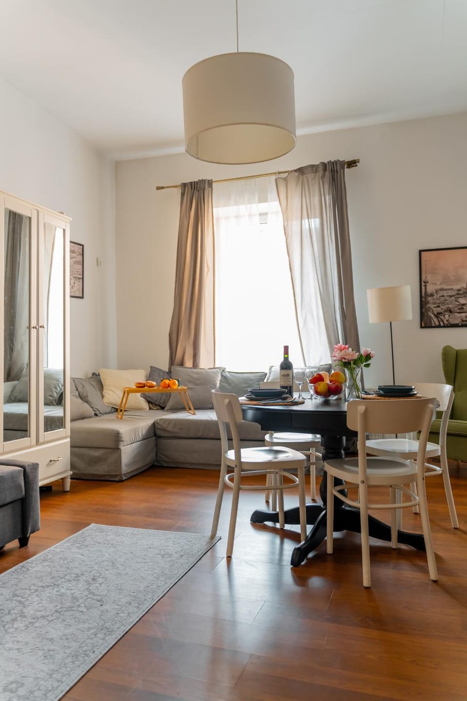 Living room, Seating area, Dining area