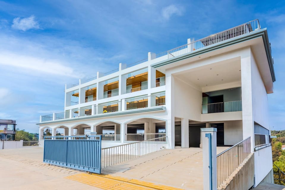 Property building, Facade/entrance