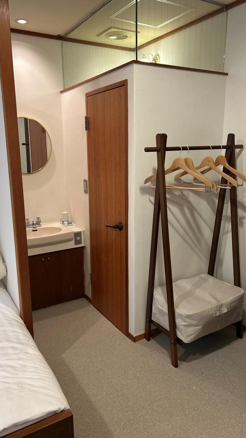 Bathroom, wardrobe