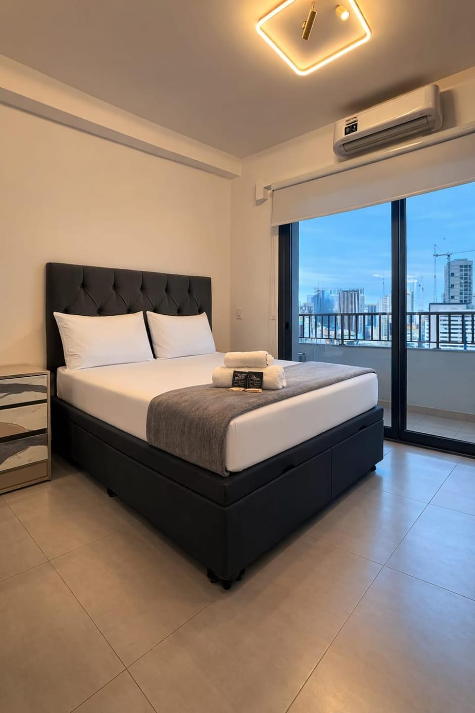 Vista Panorâmica e Moderno Studio I NIK Paulista Apartment in Sao Paulo City