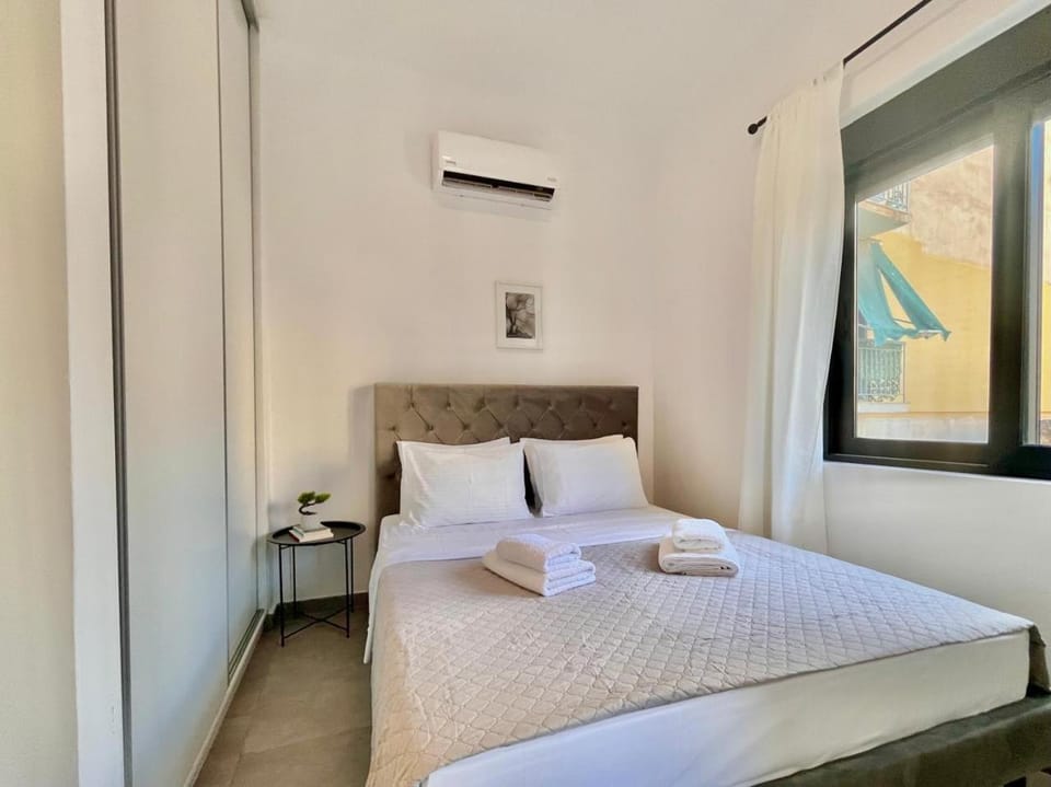New Comfy and Sleek Apartments in the Center oF Athens Apartment in Athens