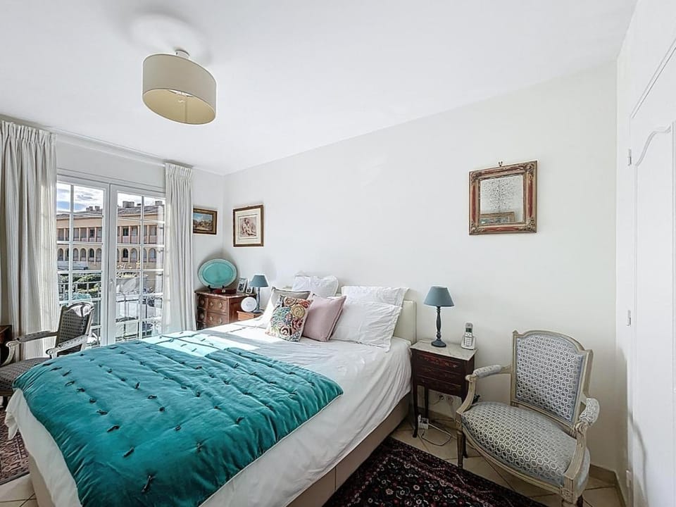 Maison Les Mimosas - Swimming pool, tennis, shops Villa in Cagnes-sur-Mer