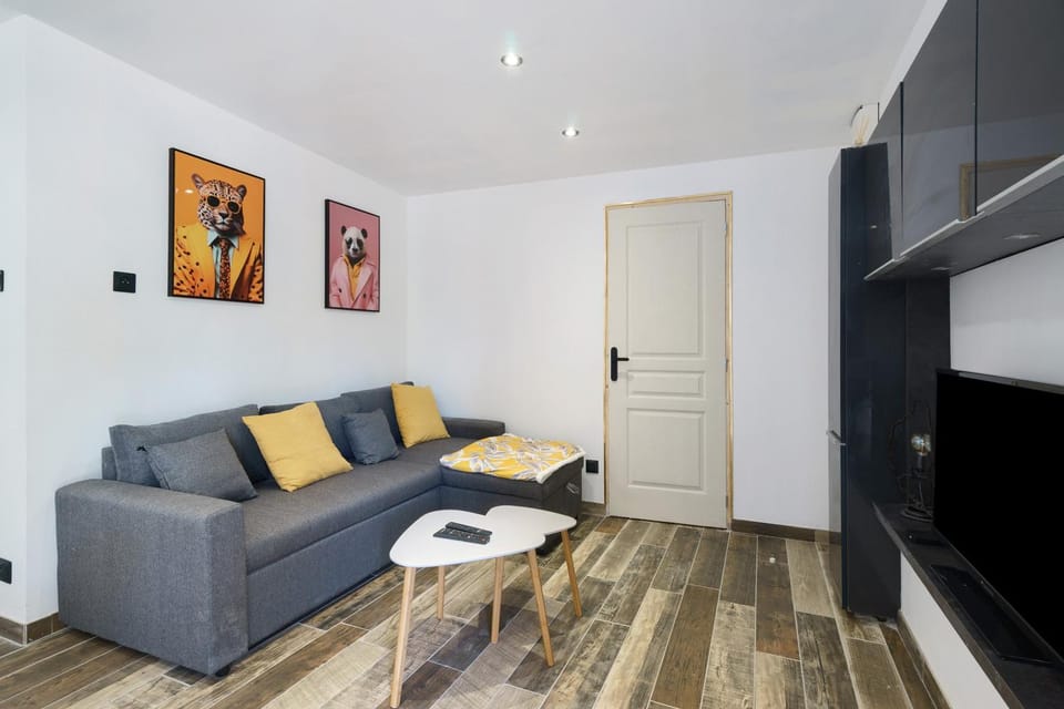 Property building, Living room