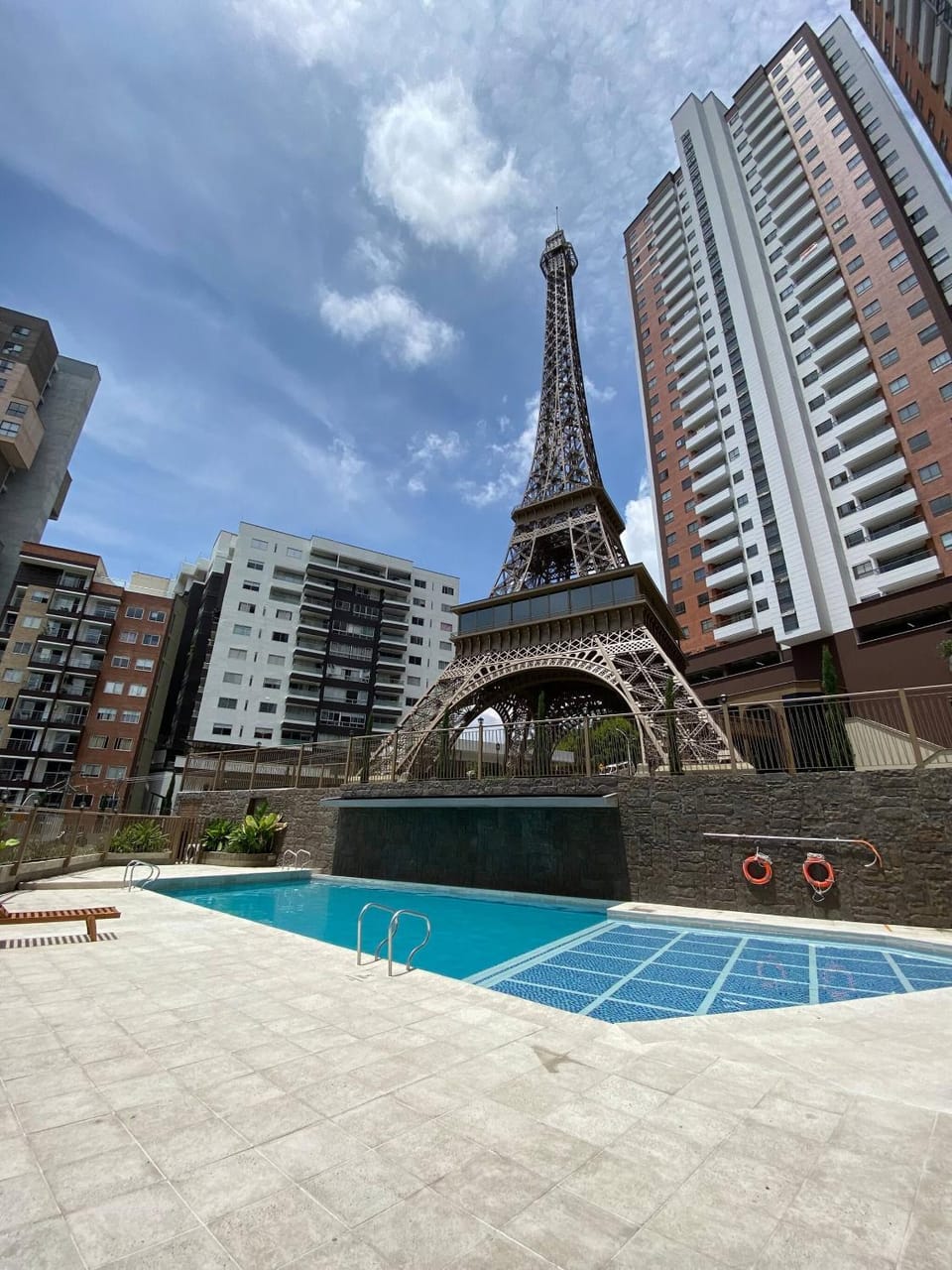 Elegant 3-Bedroom Apartment in Sabaneta with Pool Access Apartment in Sabaneta