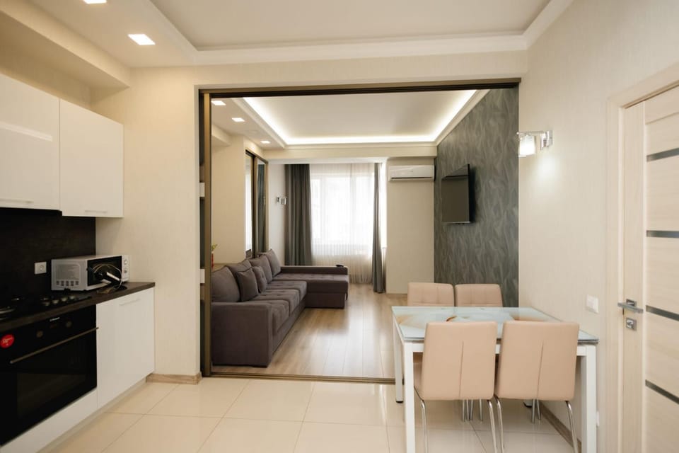 TV and multimedia, Seating area, Dining area