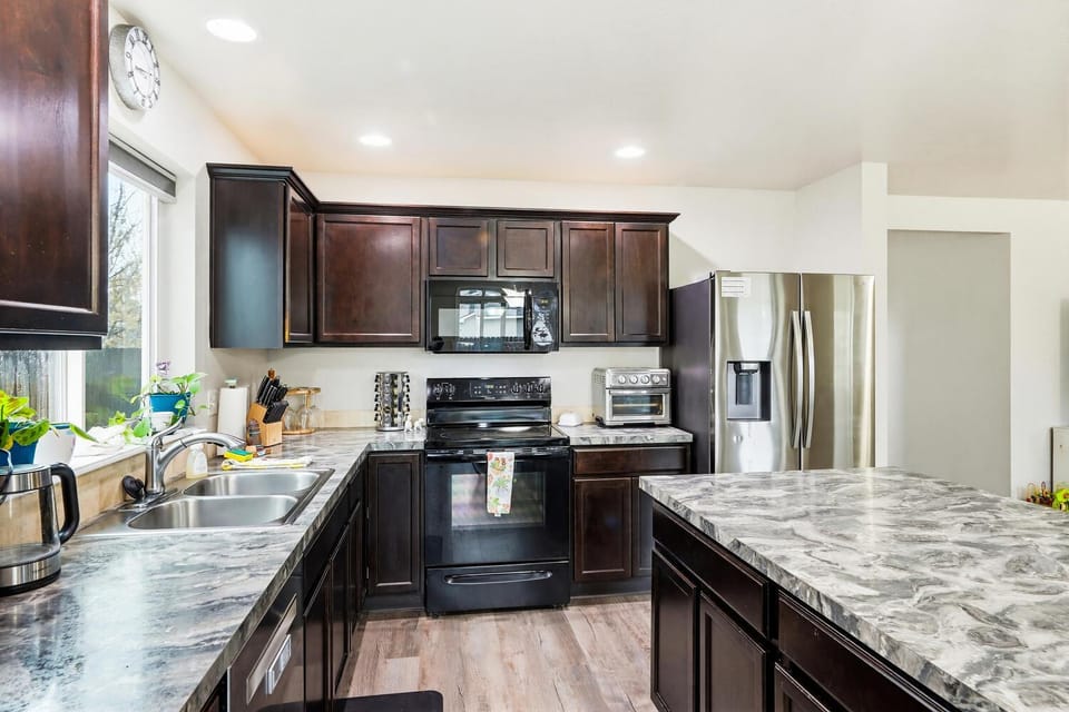 5 BR Family Fun Sleep 12 Climbing Wall & Games House in Meridian