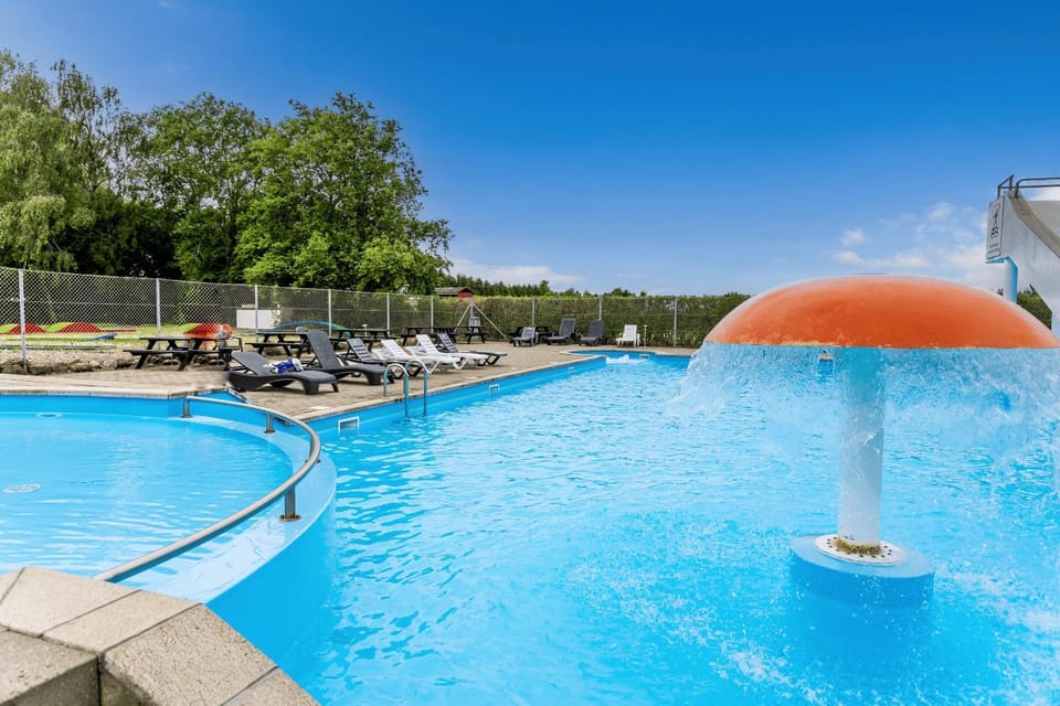 Swimming pool, Swimming pool, sunbed