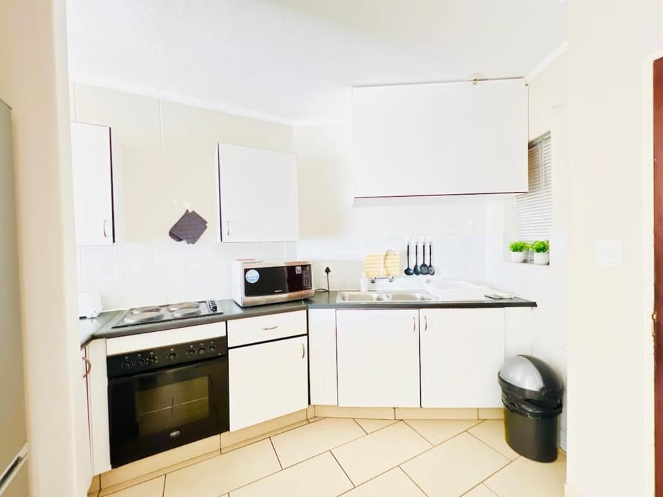 East-End hide out at Menlyn Place Apartment in Pretoria