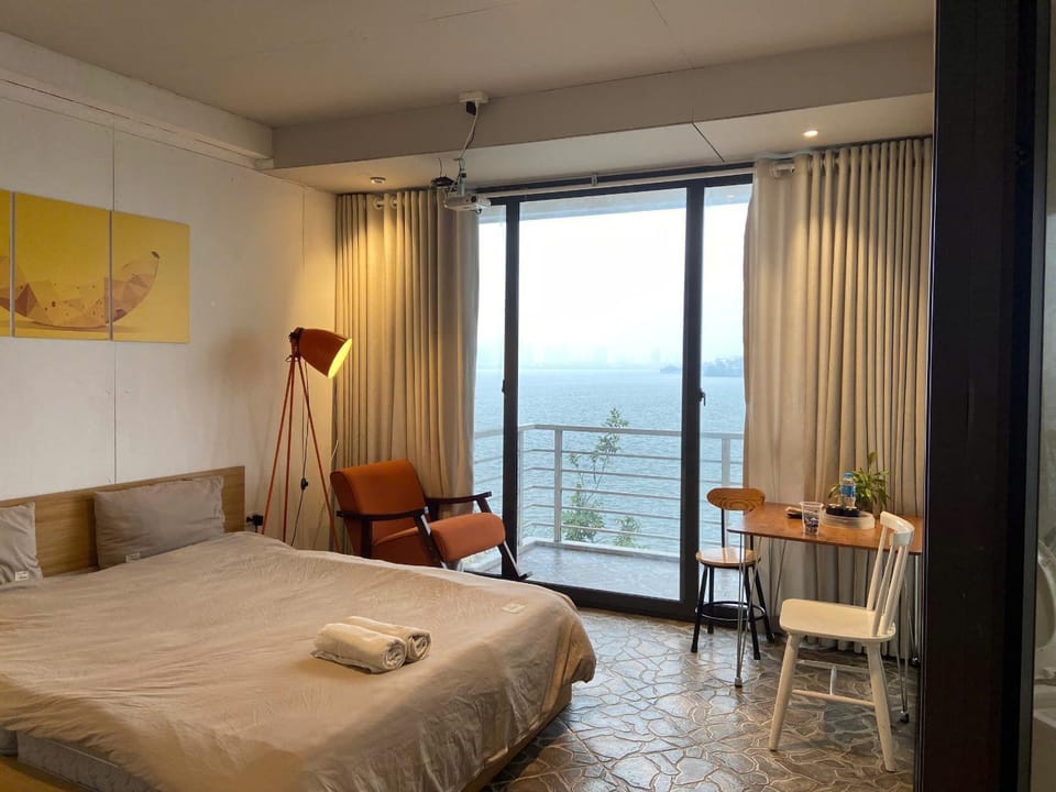 Phòng đôi wiew hồ Tây Bed and Breakfast in Hanoi