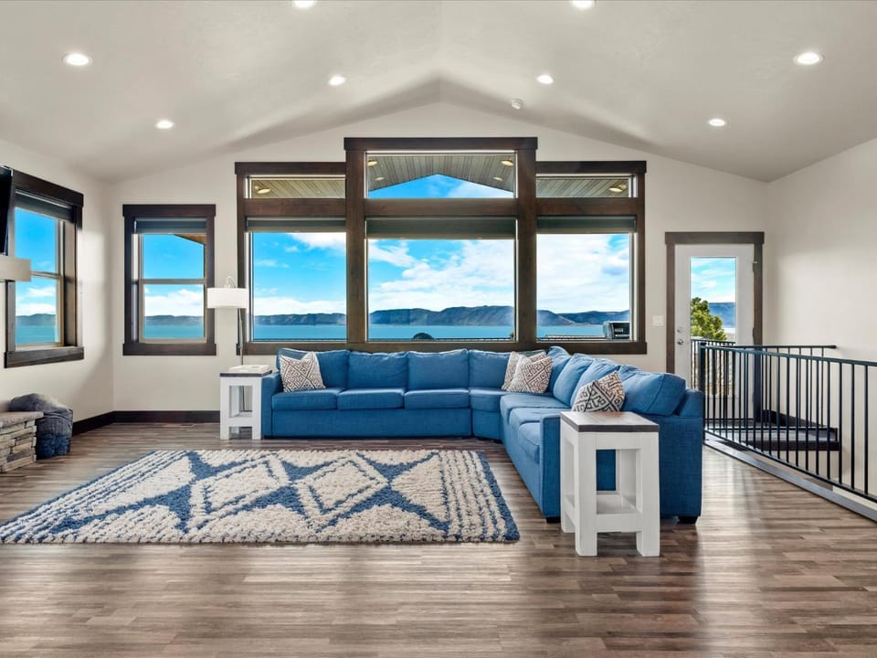 Bear Lake Cabin Sleeps 25 Ideal Beach Resort Cabin in Garden City