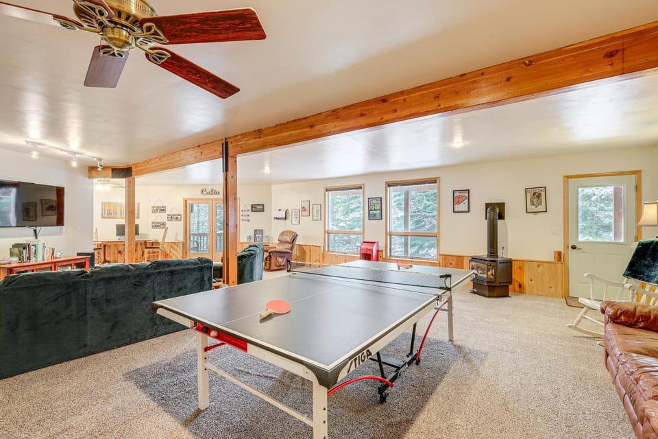 Deck + Game Room: Secluded Cabin Near Lake Cascade Cabin in Cascade