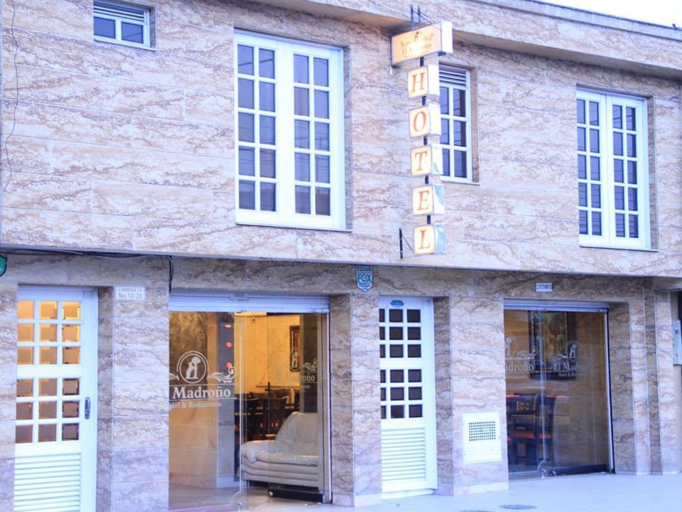 Property building, Facade/entrance, Day