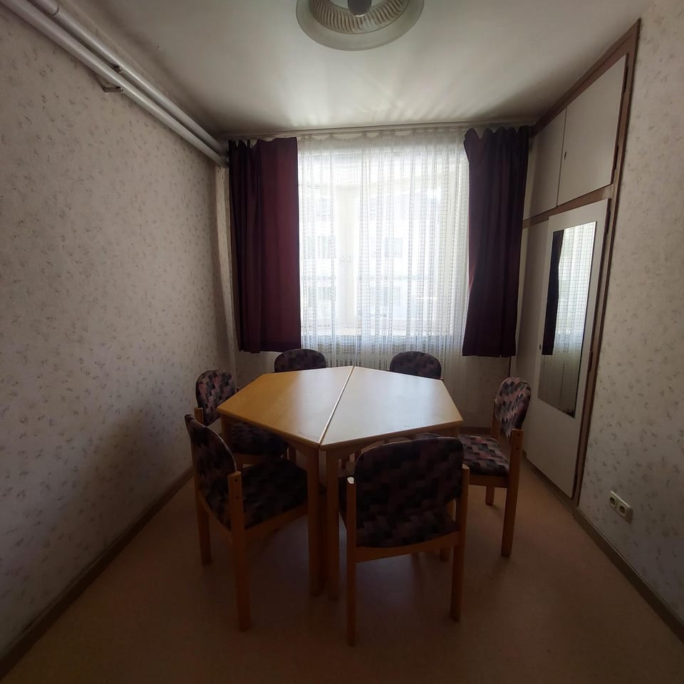 Seating area, Dining area