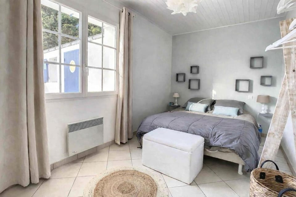 L'écrin des Ormeaux - sur l'île - 300 m de la plage House in Pays de la Loire