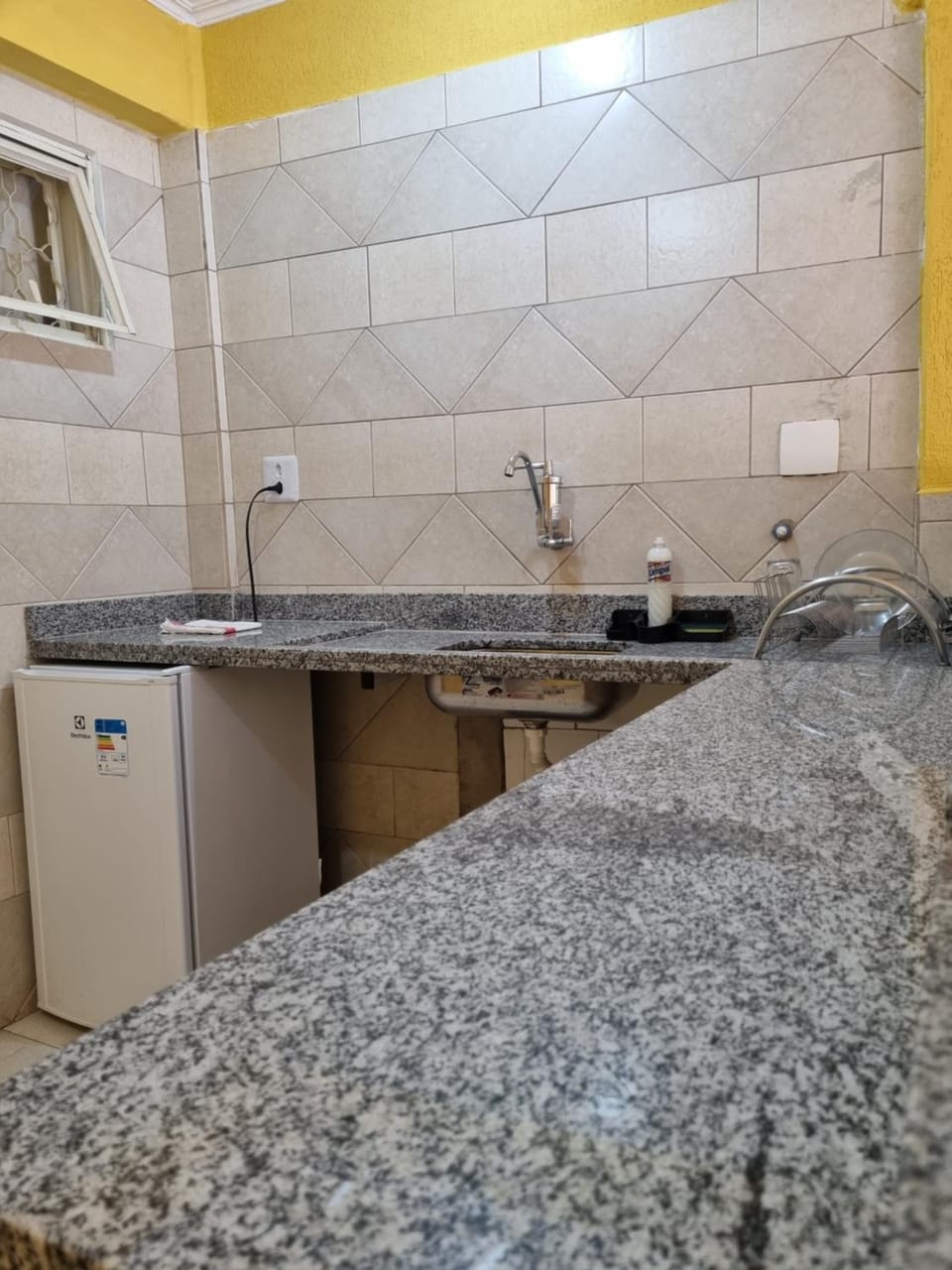 Suíte privativa com ar-condicionado e garagem Apartment in State of São Paulo
