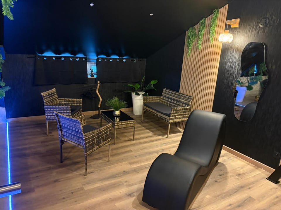 AMORE suite de luxe & spa Love hotel in Nouvelle-Aquitaine