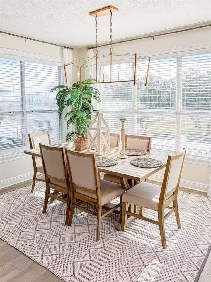 Waterfront escape at Jourdan River - Dock Haus Apartment in Mississippi