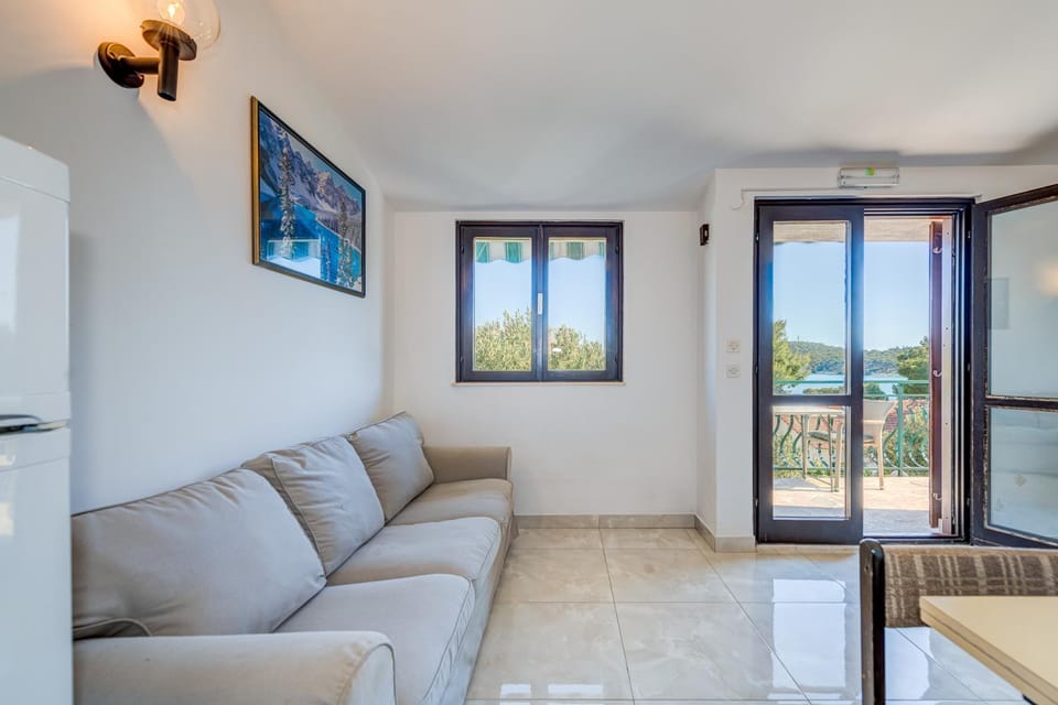 View (from property/room), Balcony/Terrace, Living room, Seating area