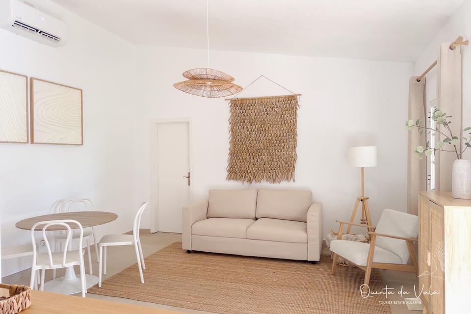 Living room, Seating area, Dining area, air conditioner