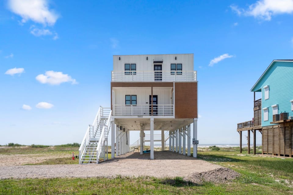 Property building, Day