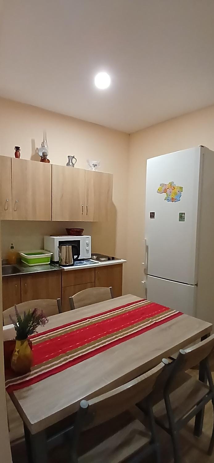 Kitchen or kitchenette, Dining area, minibar, stove
