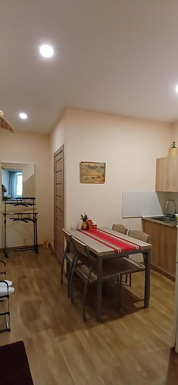 Kitchen or kitchenette, Dining area, minibar, stove
