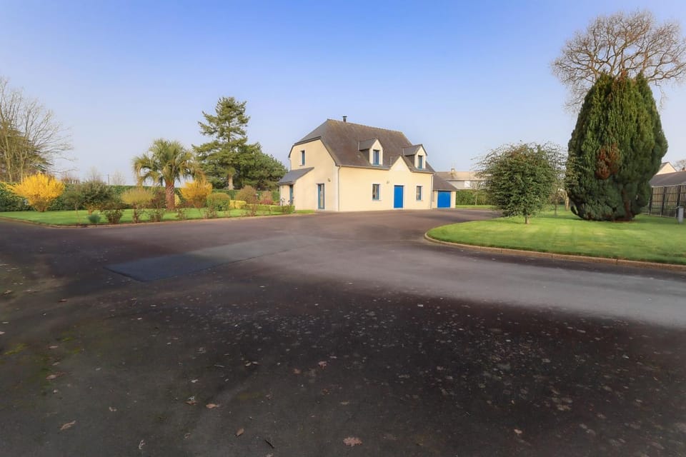 Property building, Natural landscape, Garden, Garden, Garden view