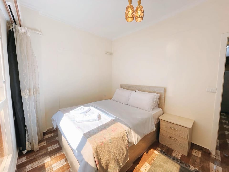 Bedroom, towels
