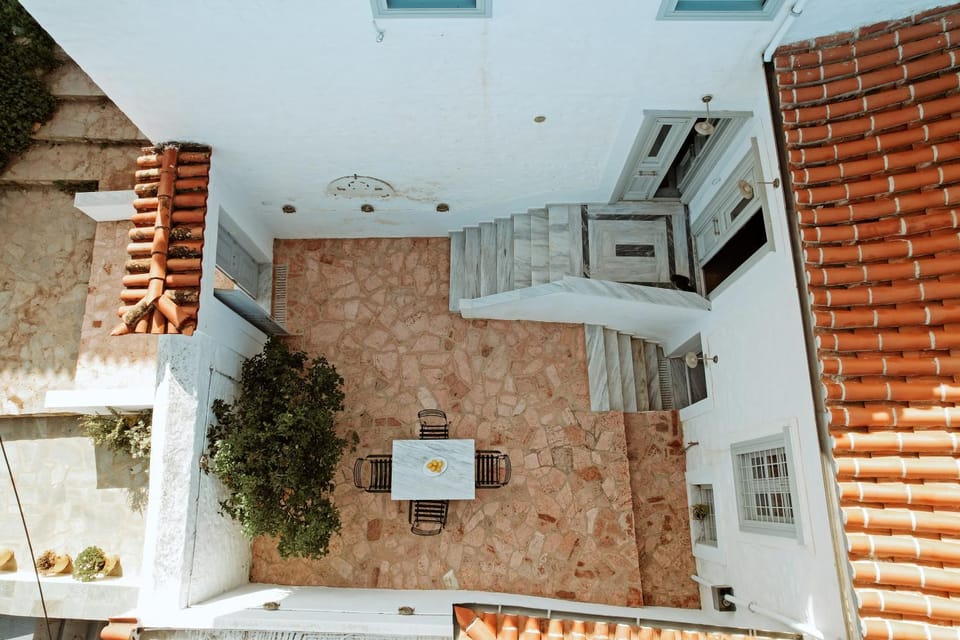 Property building, Balcony/Terrace