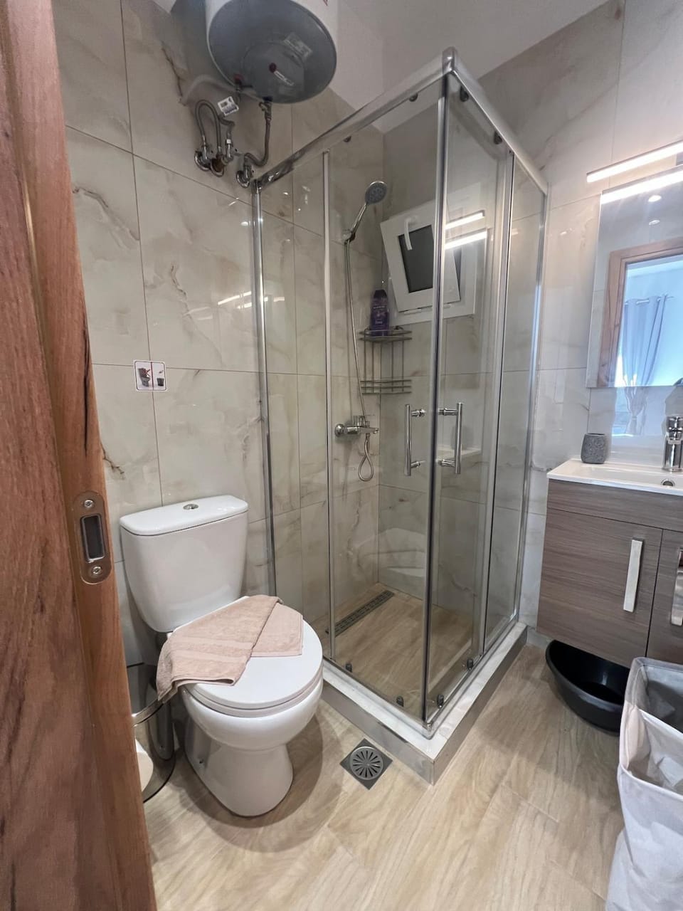 Shower, Toilet, Bathroom