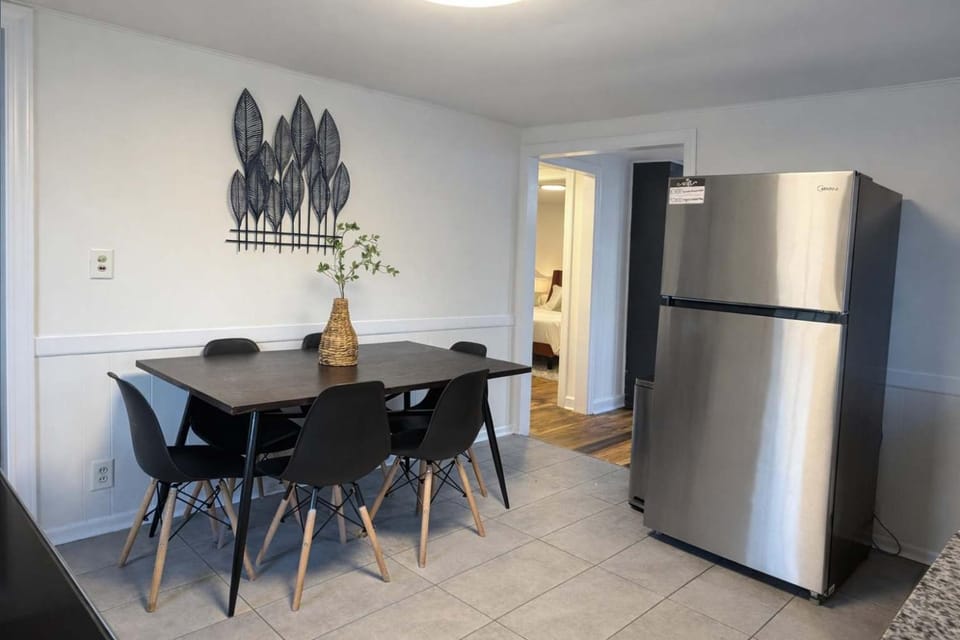 Charming Pet Friendly Ranch Style Family Home House in Raleigh
