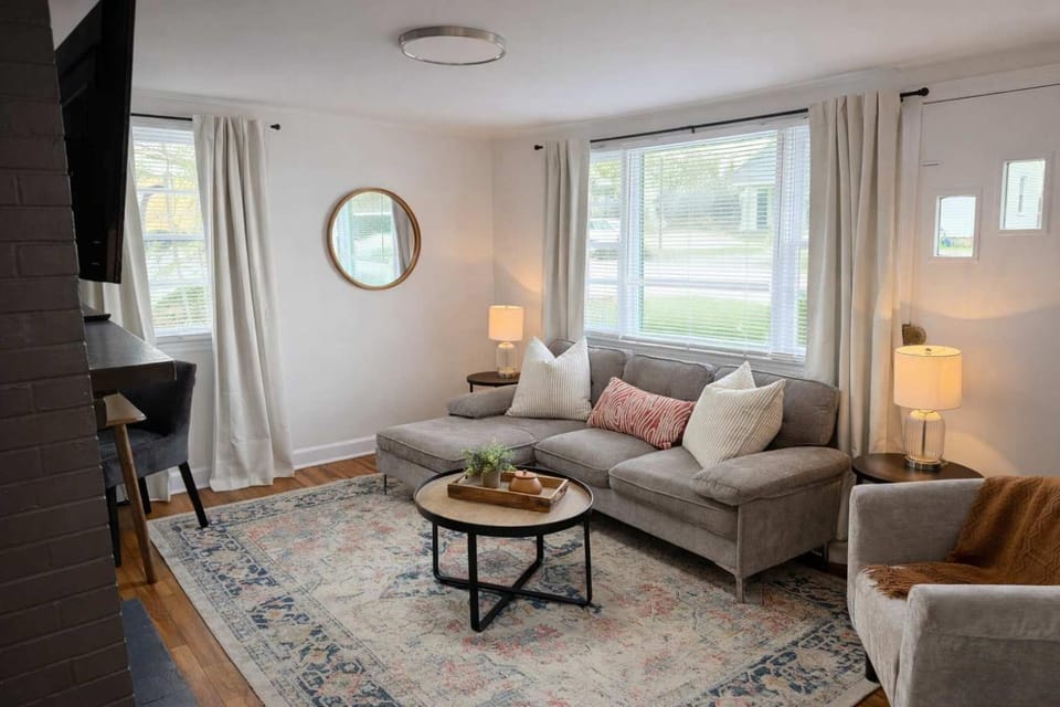 Charming Pet Friendly Ranch Style Family Home House in Raleigh